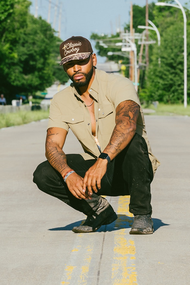 Classic Cowboy The Vaquero chocolate brown snapback with camouflage brim, additional view.